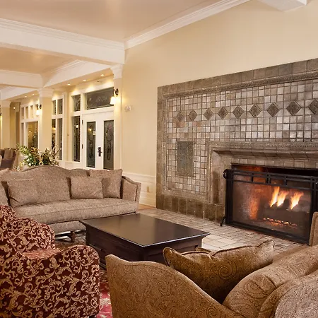 Lake Yellowstone Hotel & Cabins - Inside The Park