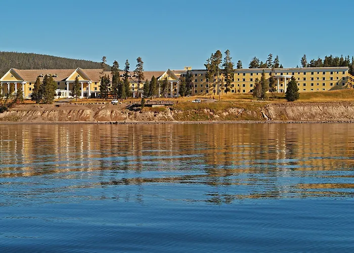Yellowstone & - Inside The Park Hotel Lake