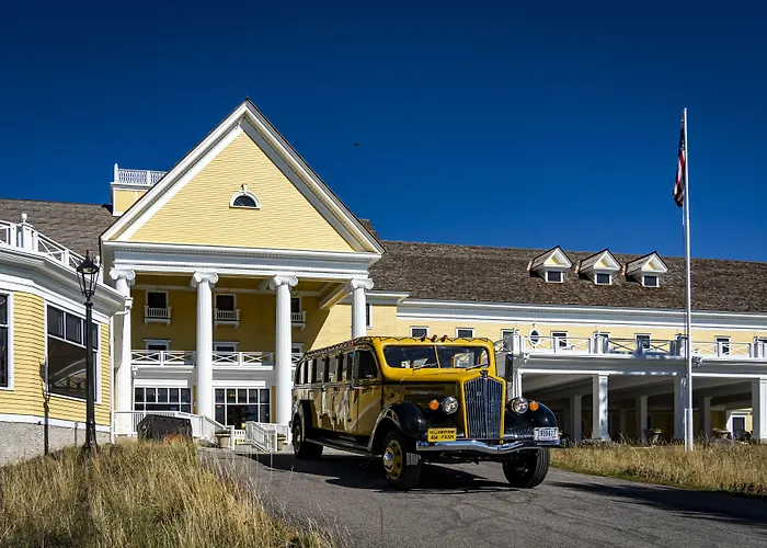 Yellowstone & - Inside The Park Hotel Lake
