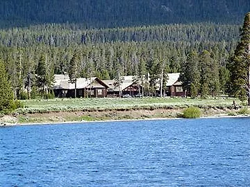 Yellowstone & - Inside The Park 3* Lake