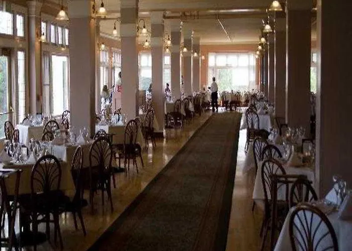 Hotel Yellowstone & - Inside The Park